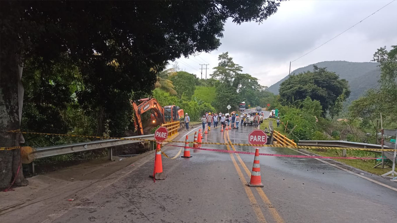 Vía Pamplona-Cúcuta permanece cerrada por afectación a un puente en el PR 105+000
